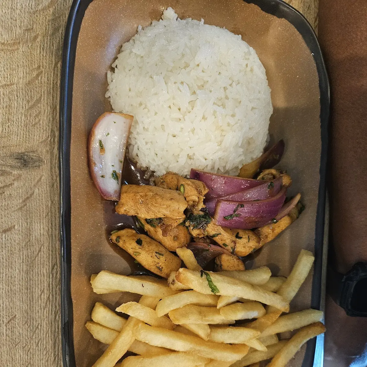 Pollo Saltado