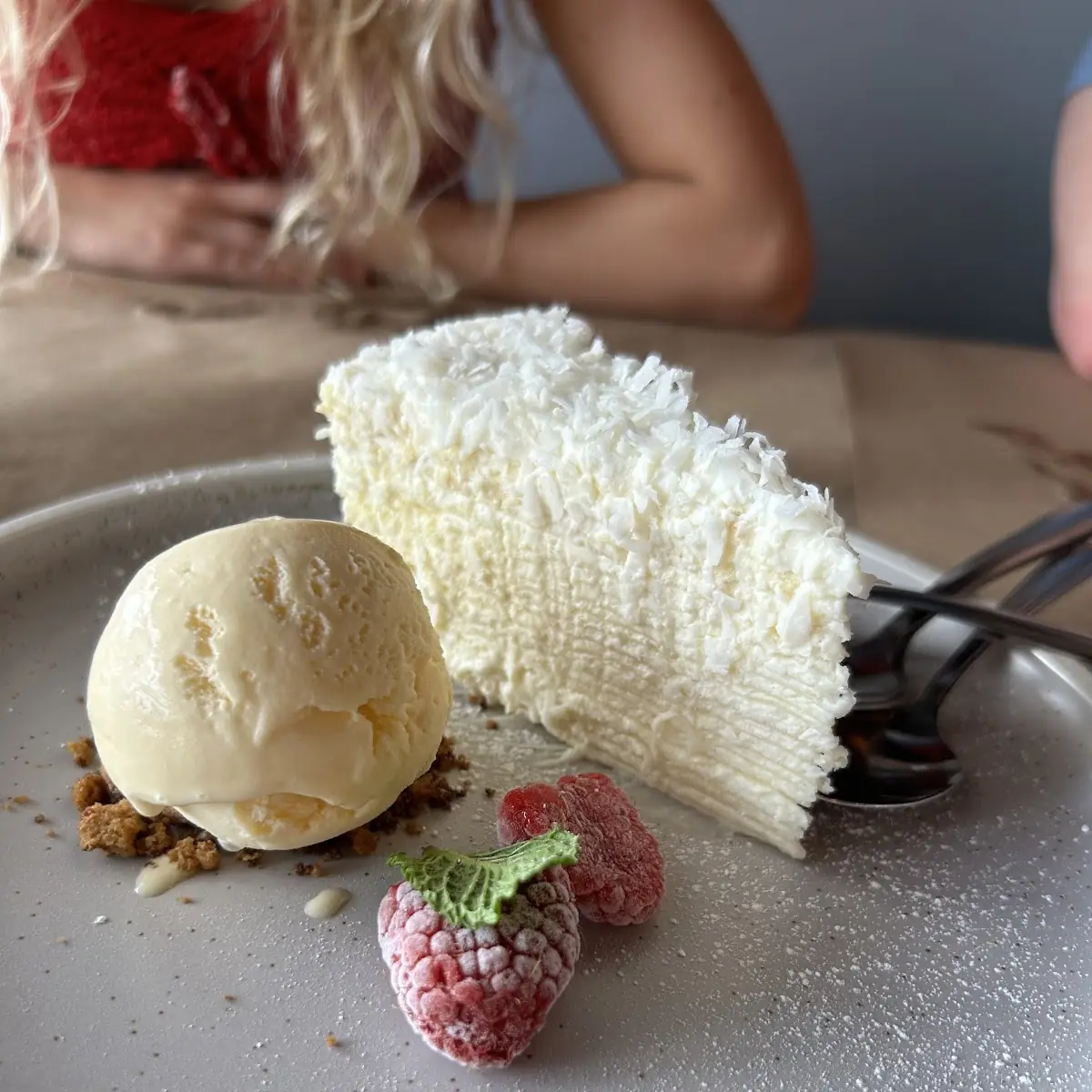 Cheese Cake with Ice Cream