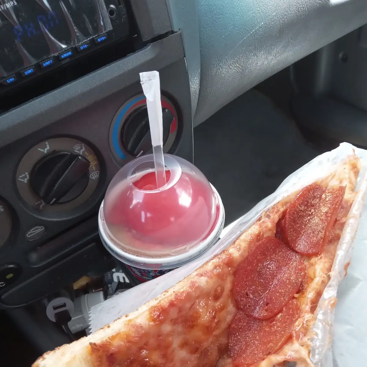 Pizza Clasica de Queso Y Peperonni