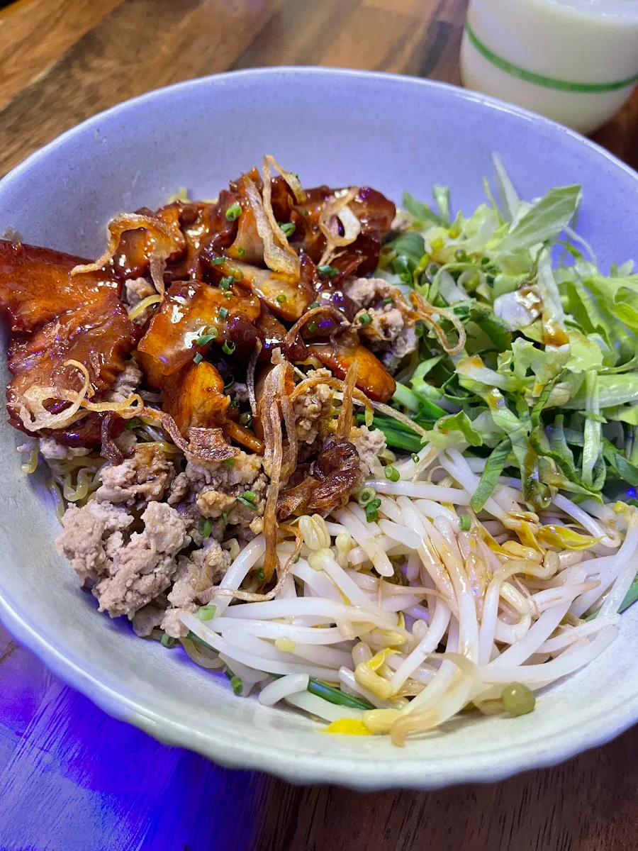 Highlights, Ly Quán Vietnamese Restaurant