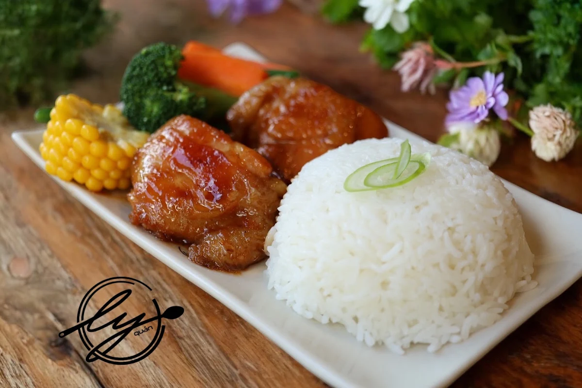 Highlights, Ly Quán Vietnamese Restaurant
