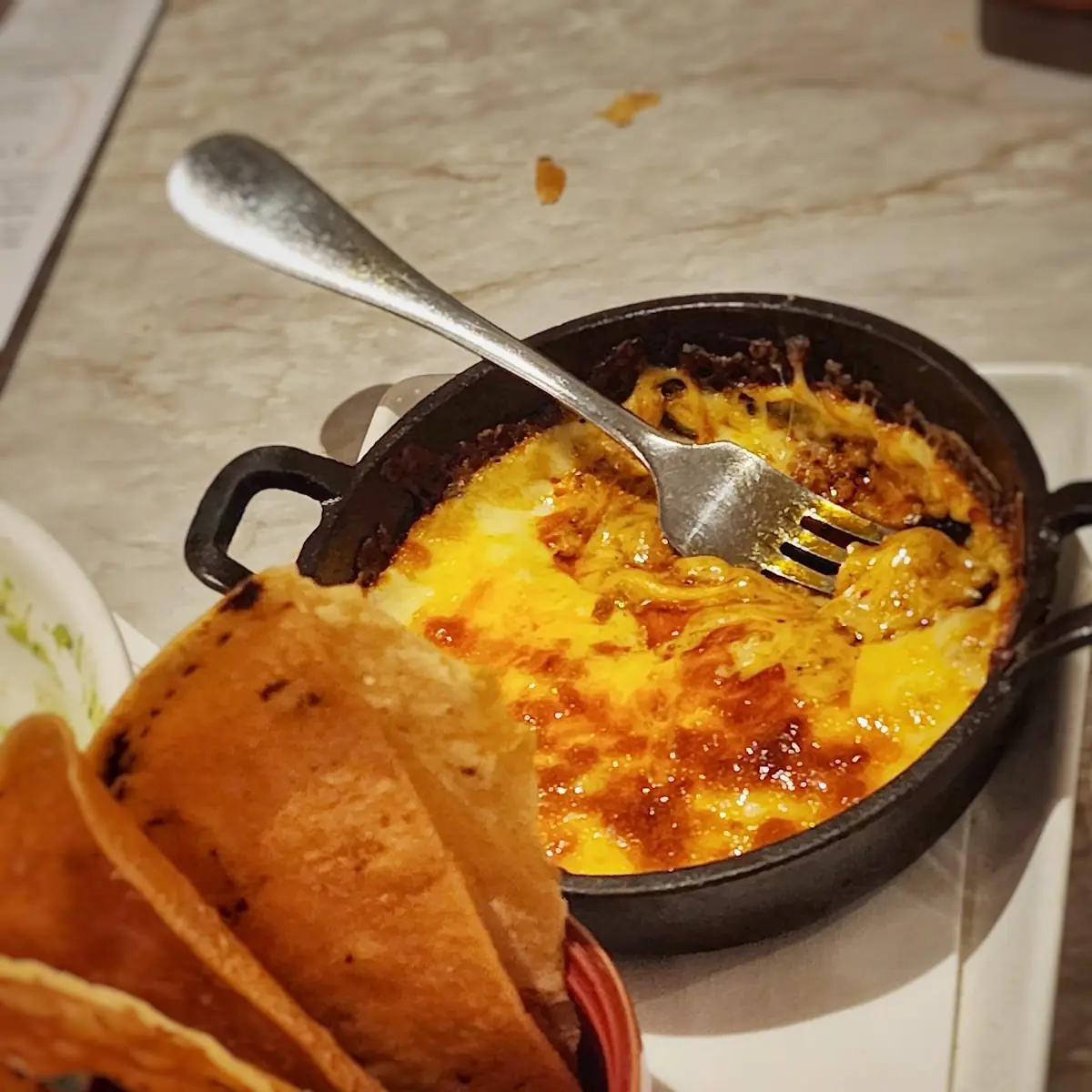 Queso Fundido Con Chorizo