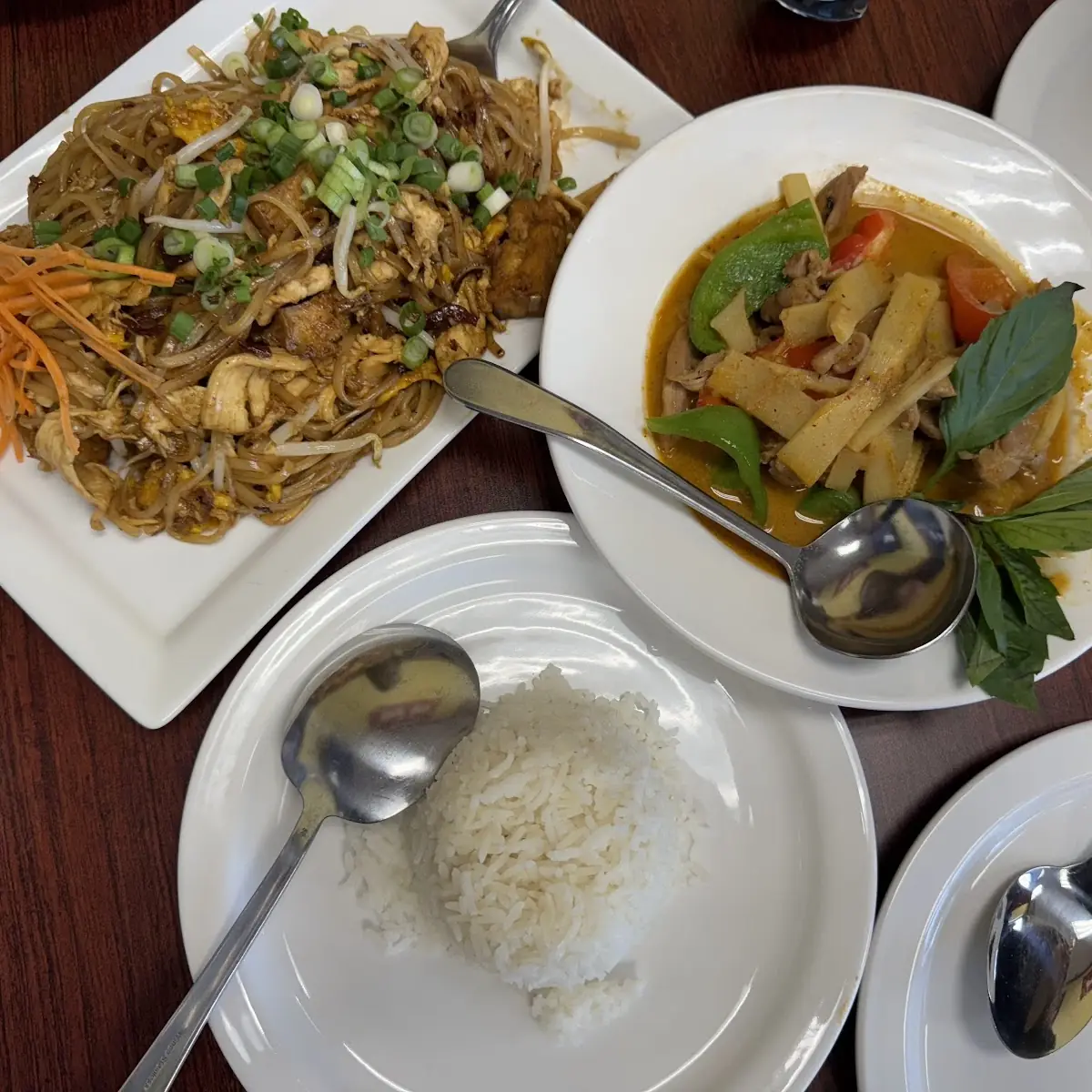 Pad Thai & Red Curry