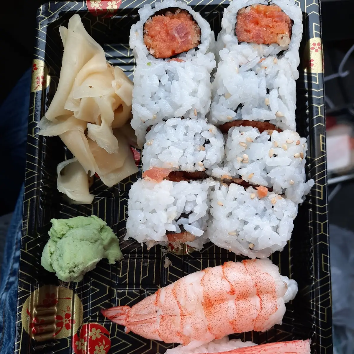 Sushi Roll with Shellfish