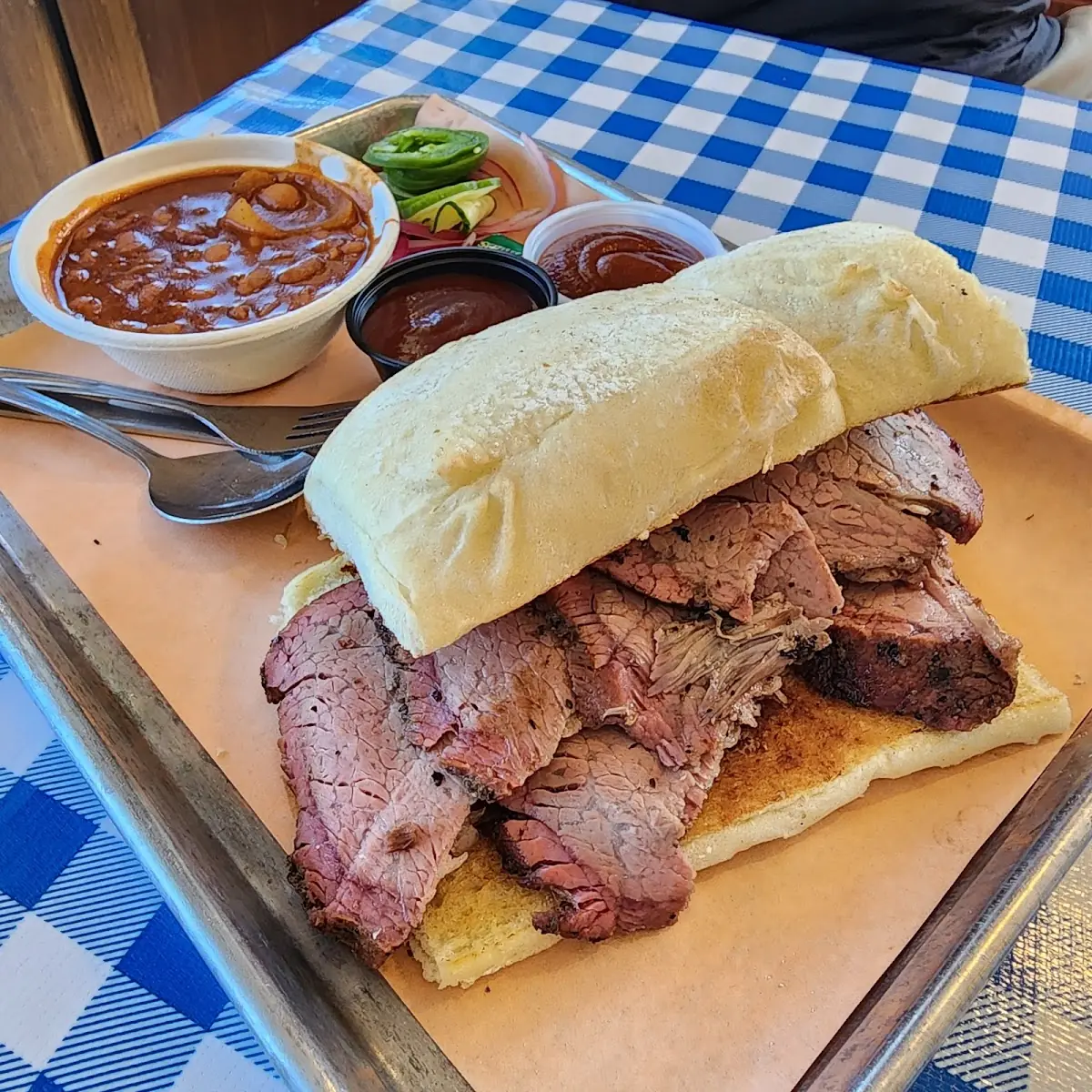 Tri Tip Sandwich and Mac and Cheese