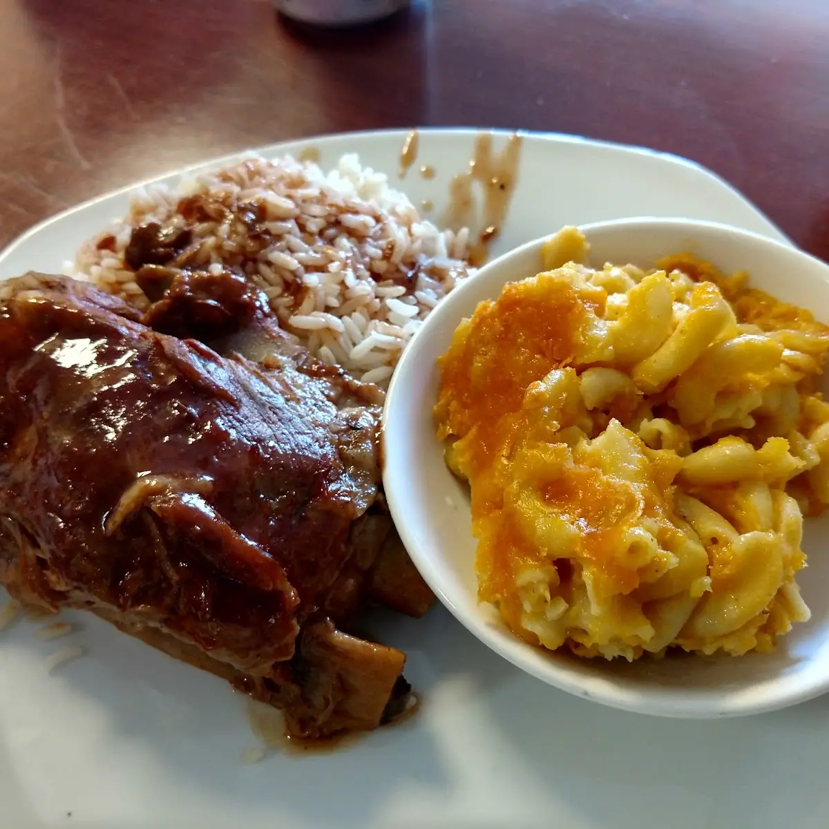 BBQ Spare Ribs with Rice and Mac and Cheese