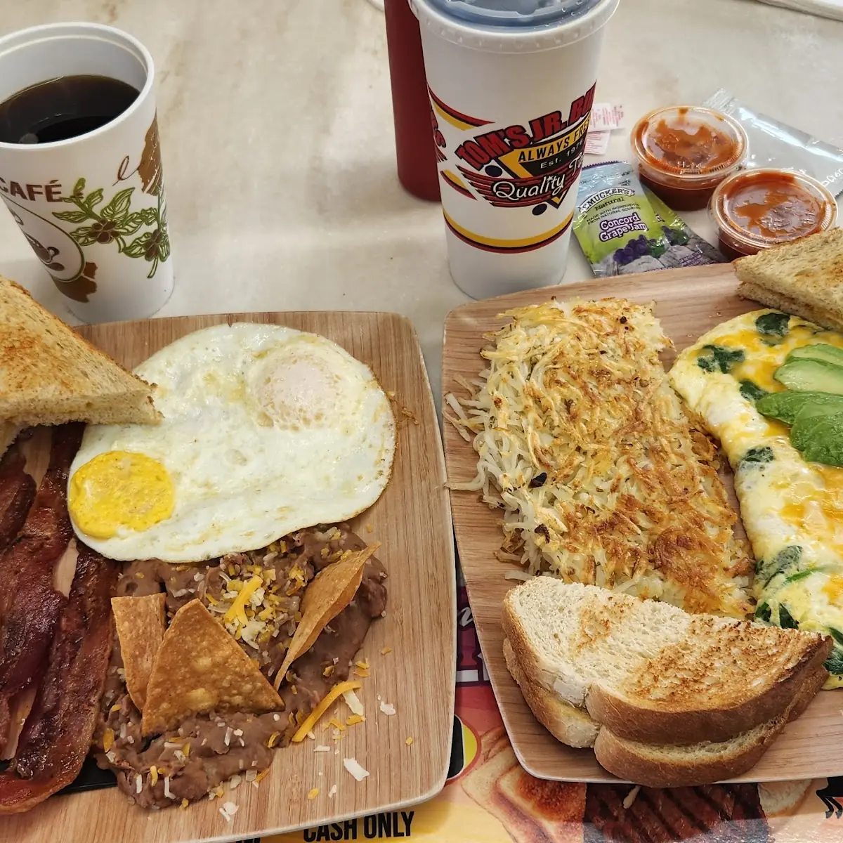 Spinach Cheese Omelette with Avocado Hashbrown and Bread