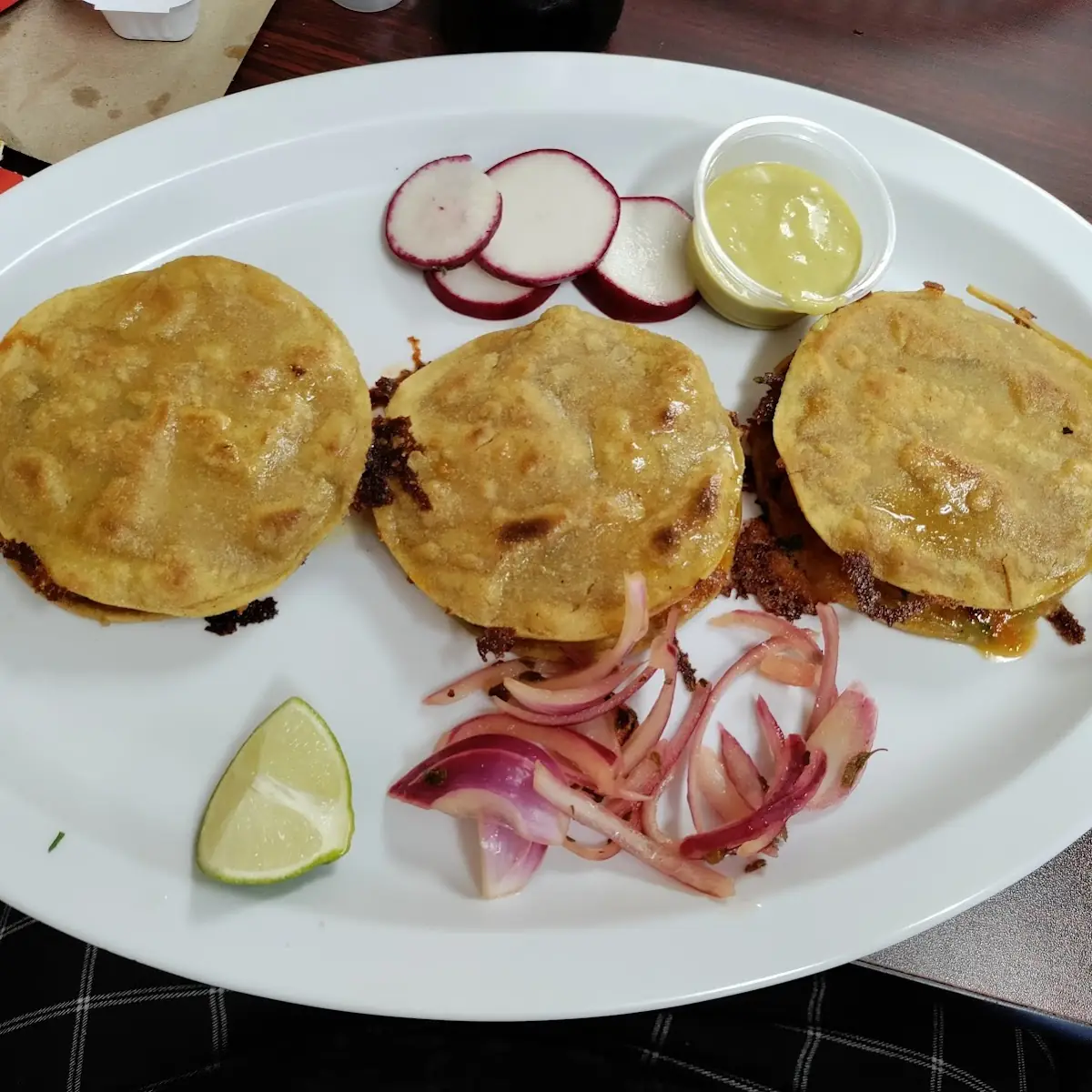 Mulitas De Pollo Asado