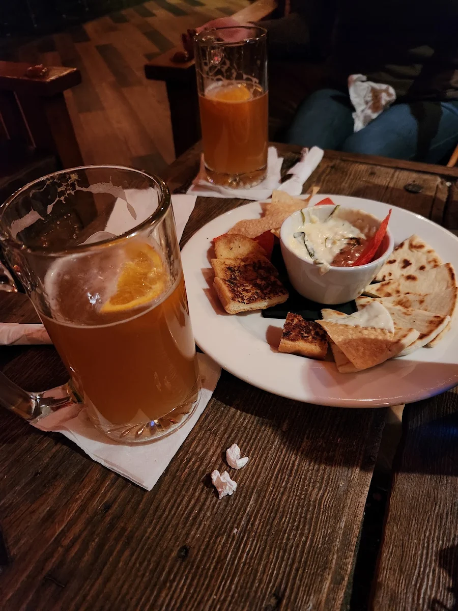Blue Moon & Spinach Artichoke Dip