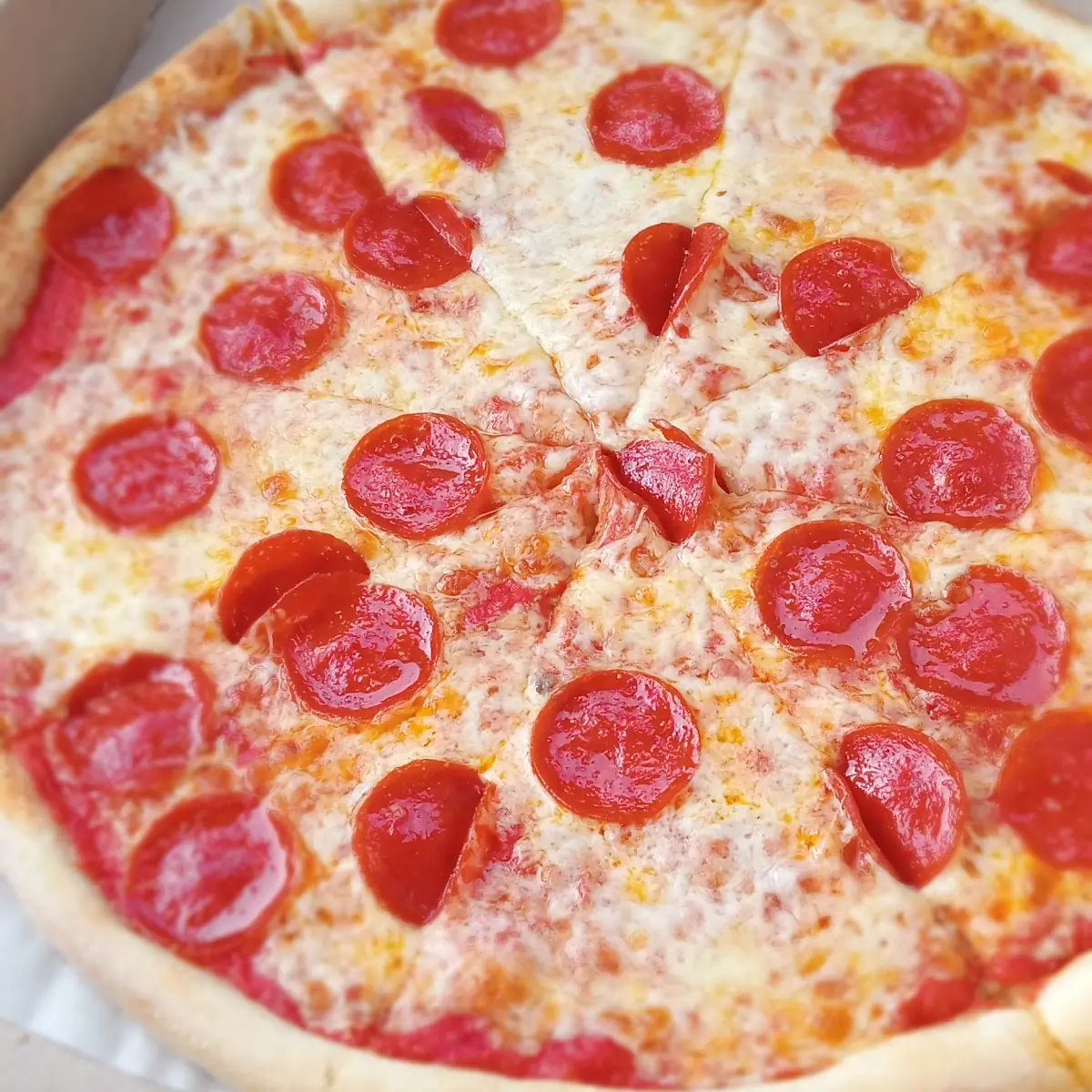 lg Pepperoni Pizza