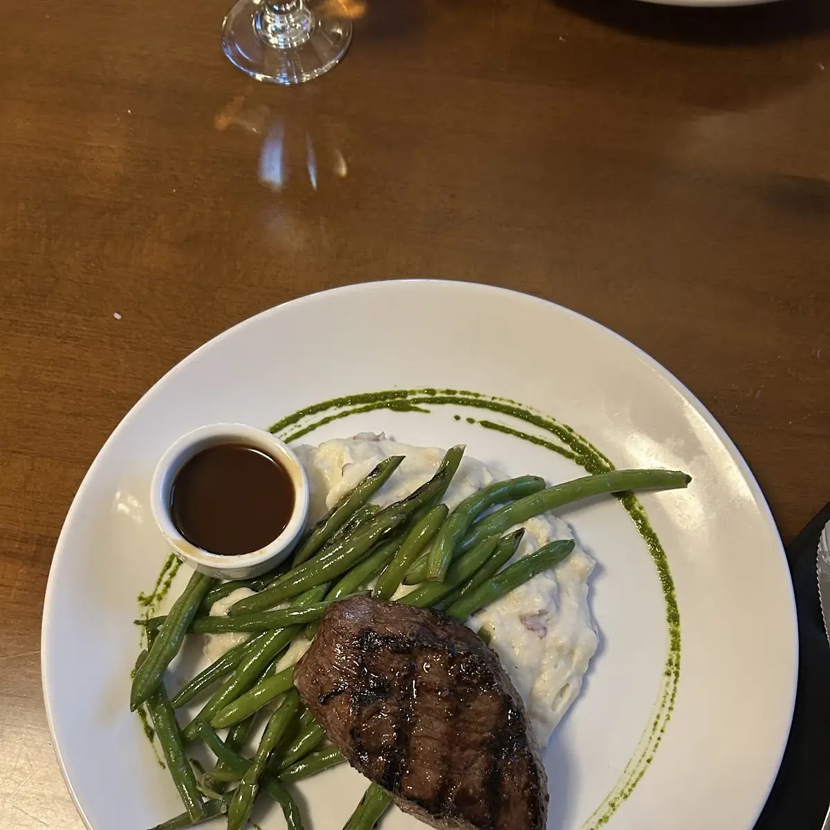 Sirloin with Green Beans and Mashed Potatoes