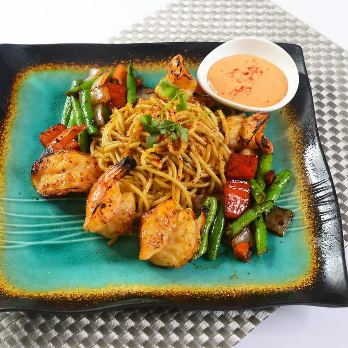 Garlic Noodle with Grilled Shrimp