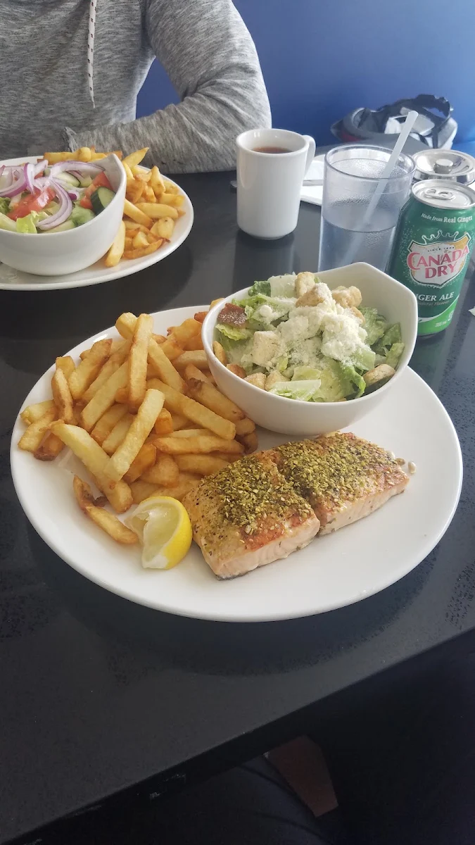 Grilled Salmon Salade César