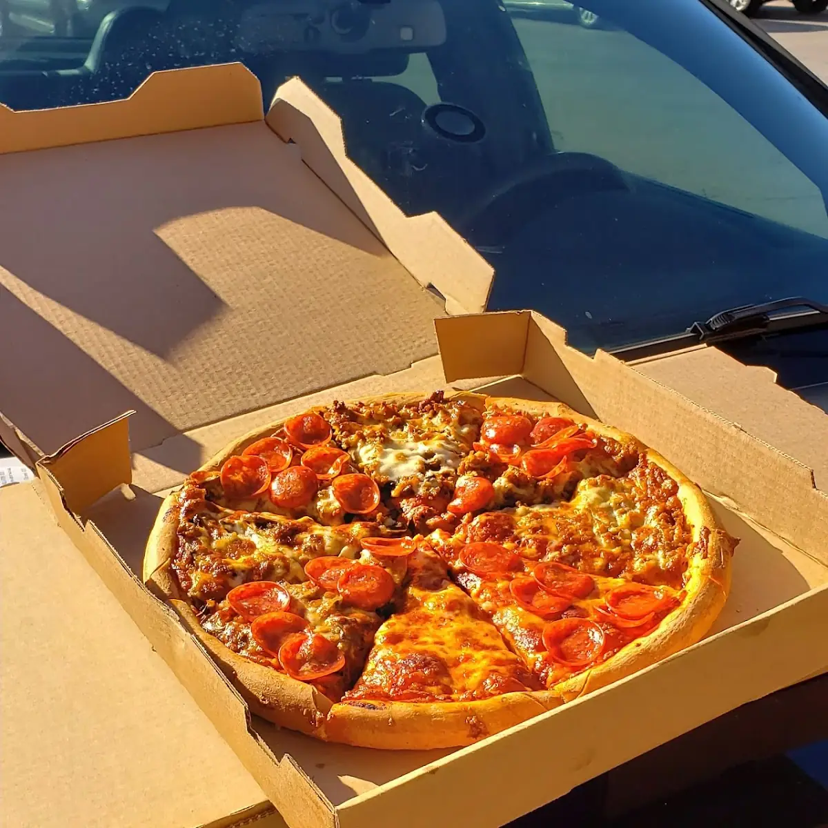 14" Chicken Pizza