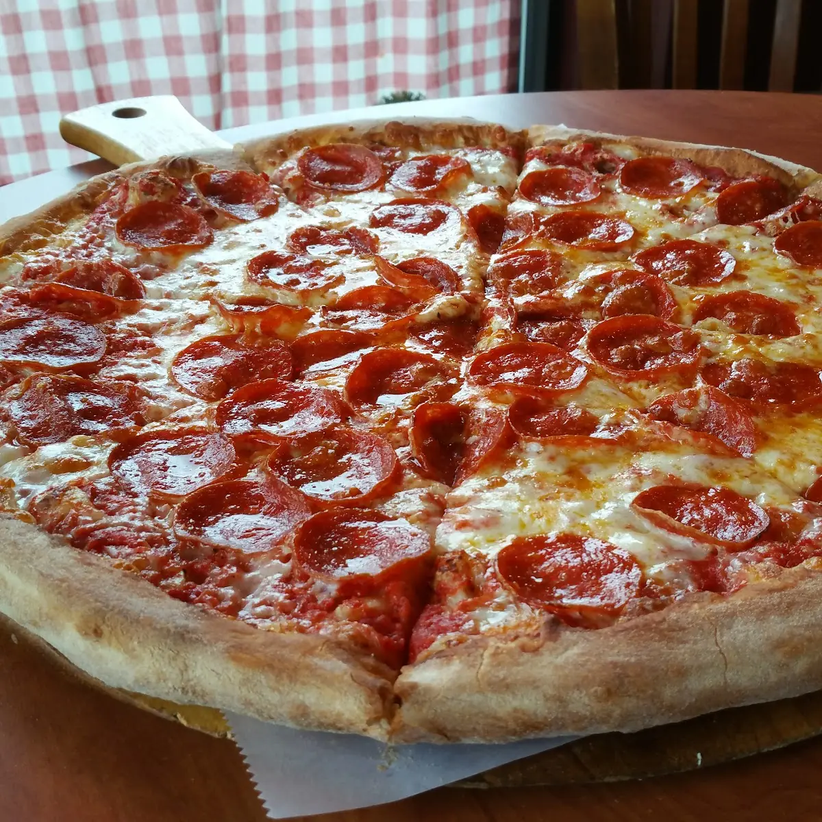 Large Pepperoni Pizza