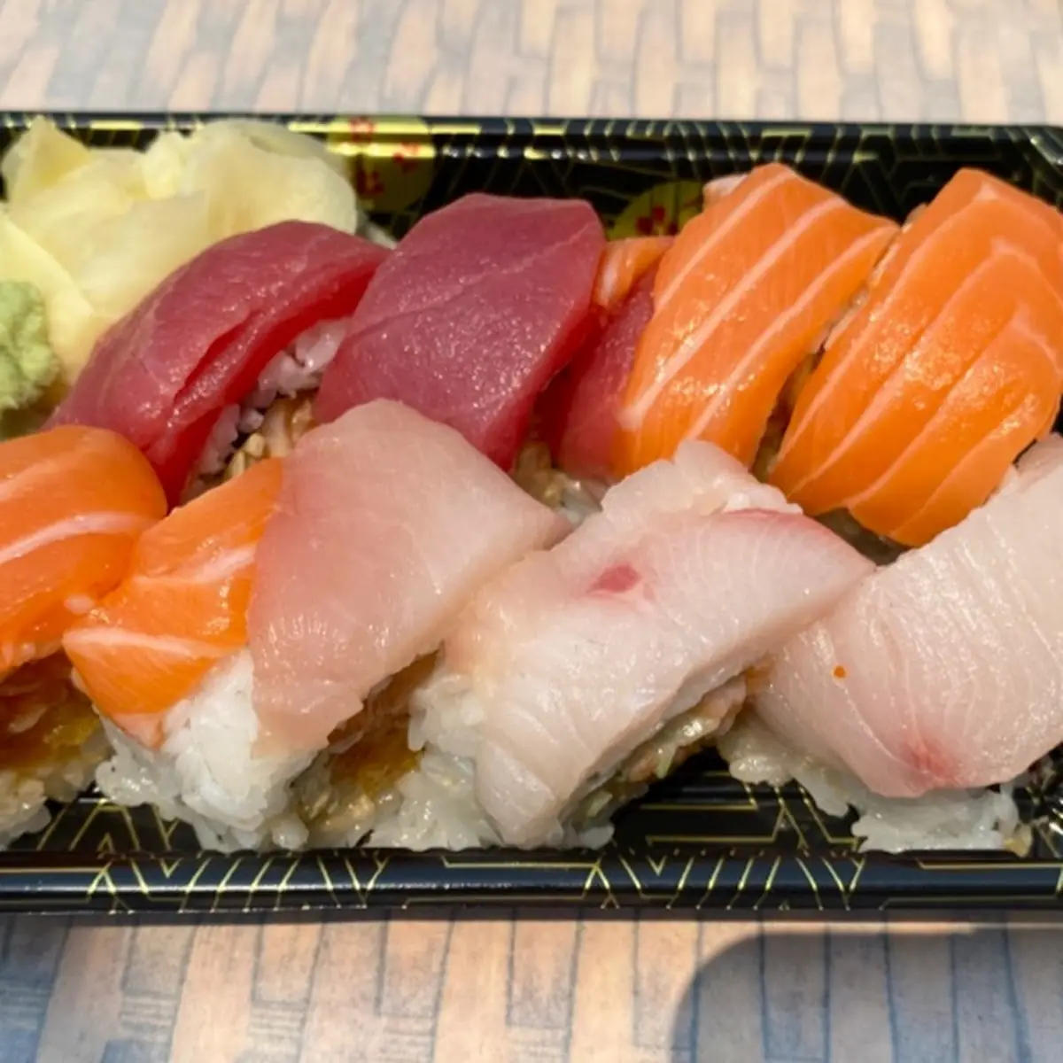 Spicy Salmon Roll