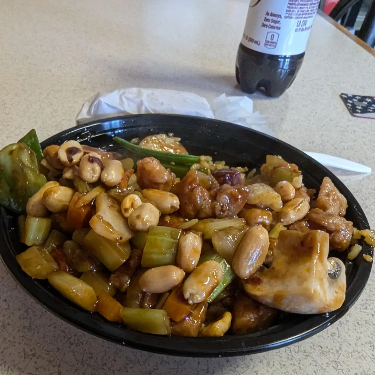 Kung Pao Chicken Lunch Special with Egg Roll