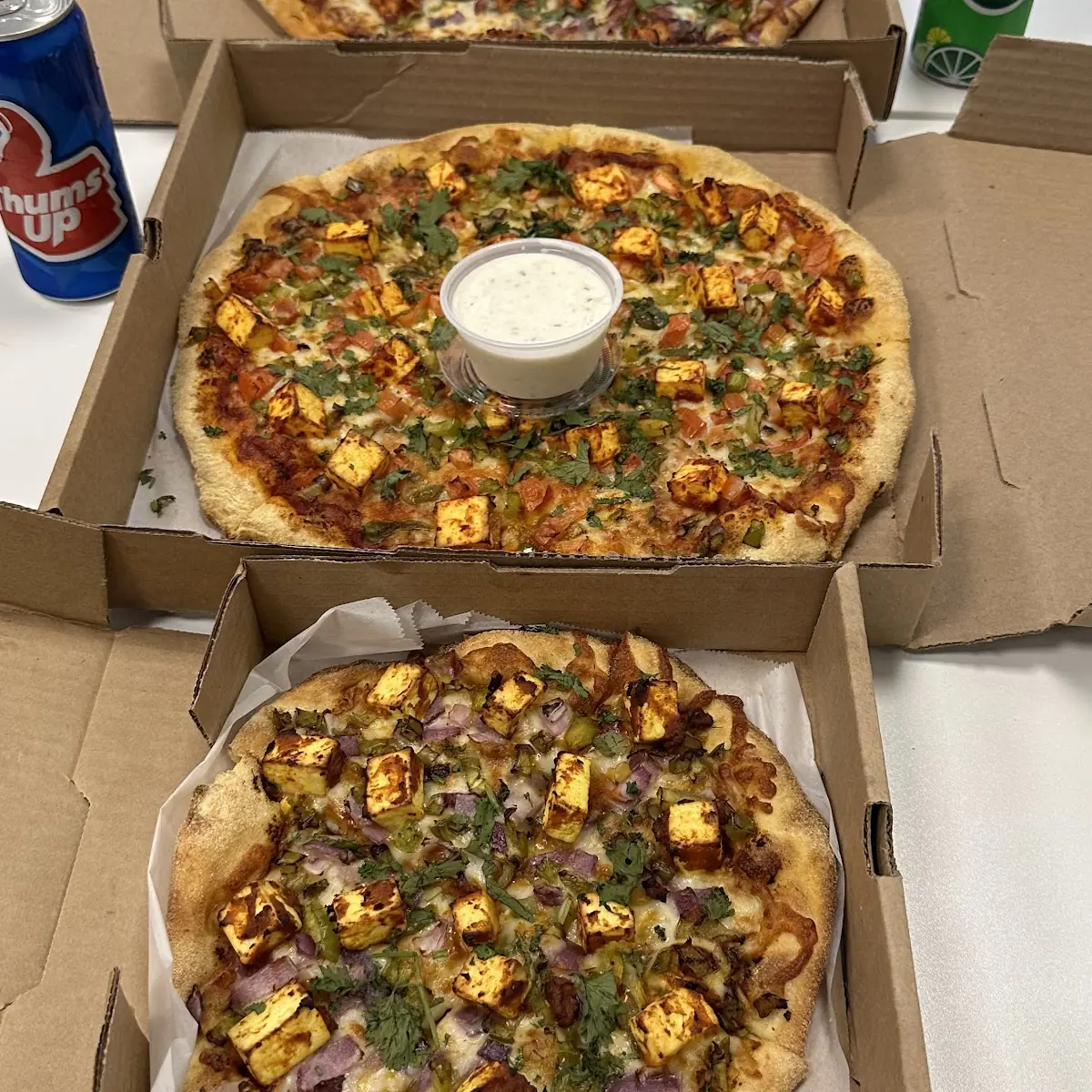 Chicken Tikka Pizza with Vegetables