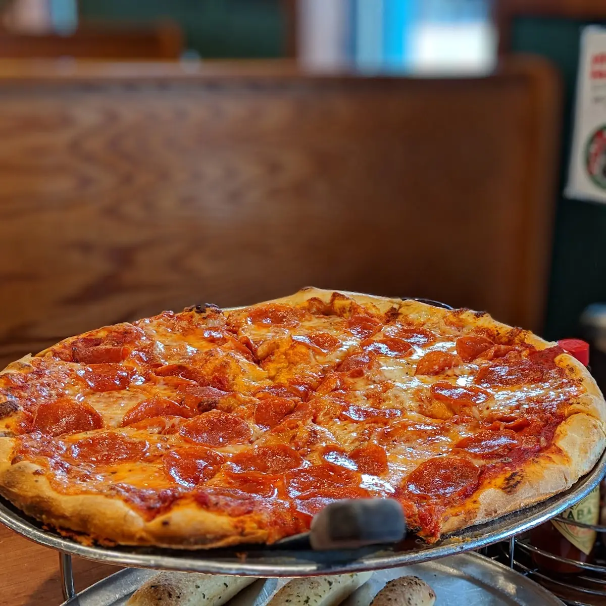 Large Pepperoni Pizza