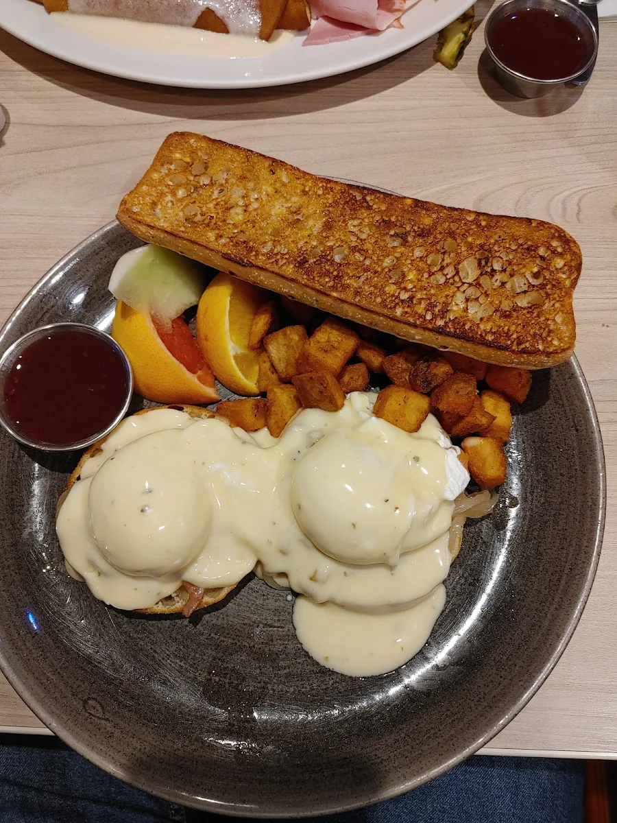 Oeuf Bénédictine, Restaurant Le Batifol