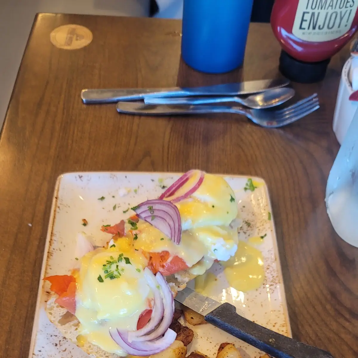 Smoked Salmon Eggs Benedict