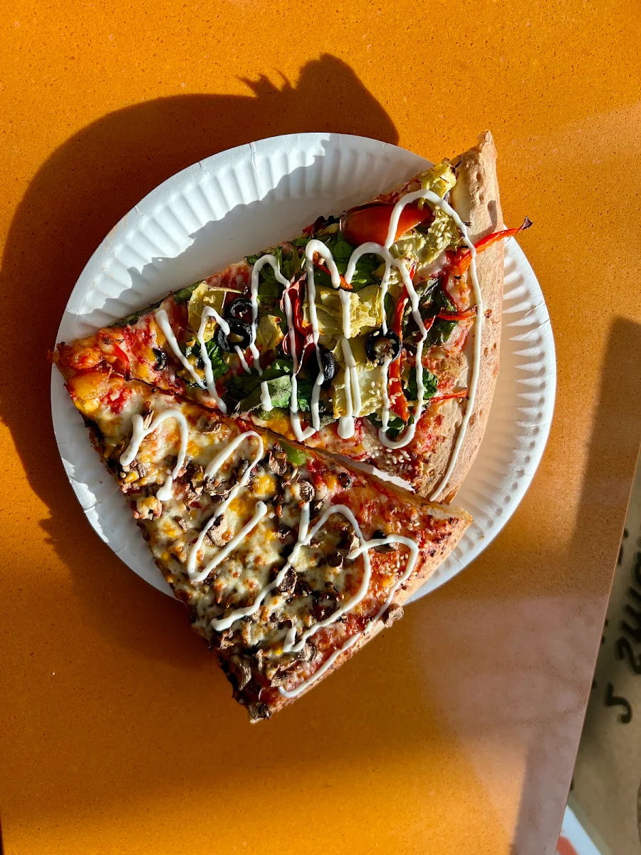 Highlights, Uncle Fatih's Pizza - CAMBIE