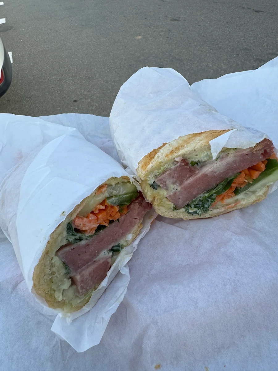 Bánh Mì Nem Nướng