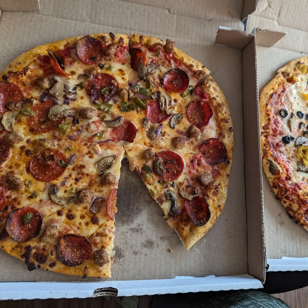 Supreme Pizza & Veggie Pizza