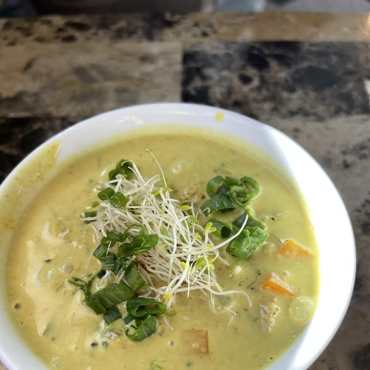 Broccoli Coconut Curry Soup