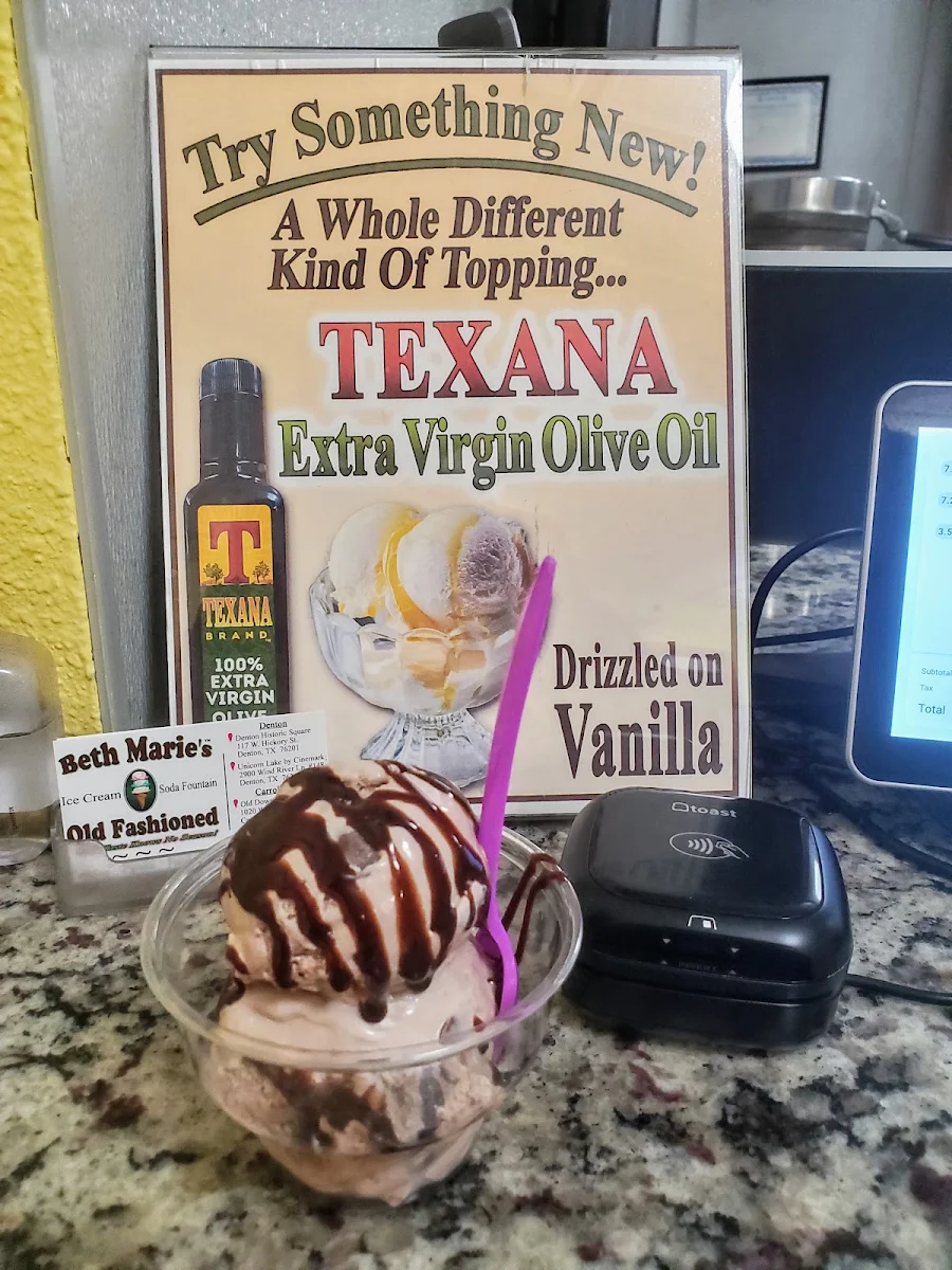 Peanut Butter Cup with Chocolate Drizzle