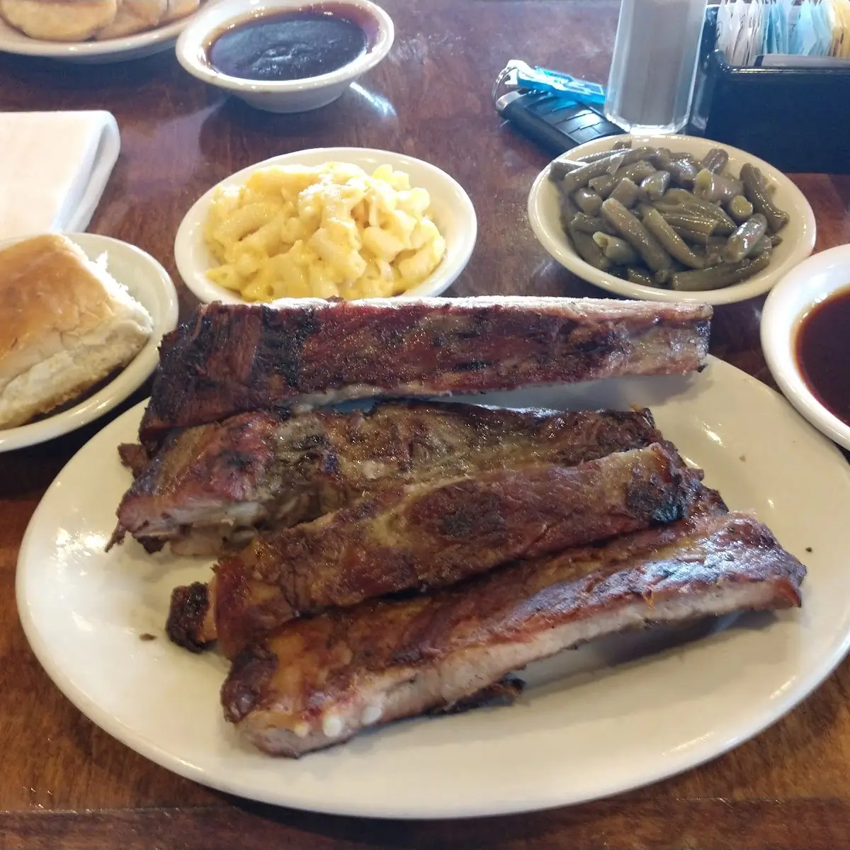 Ribs Mac & Cheese Green Beans