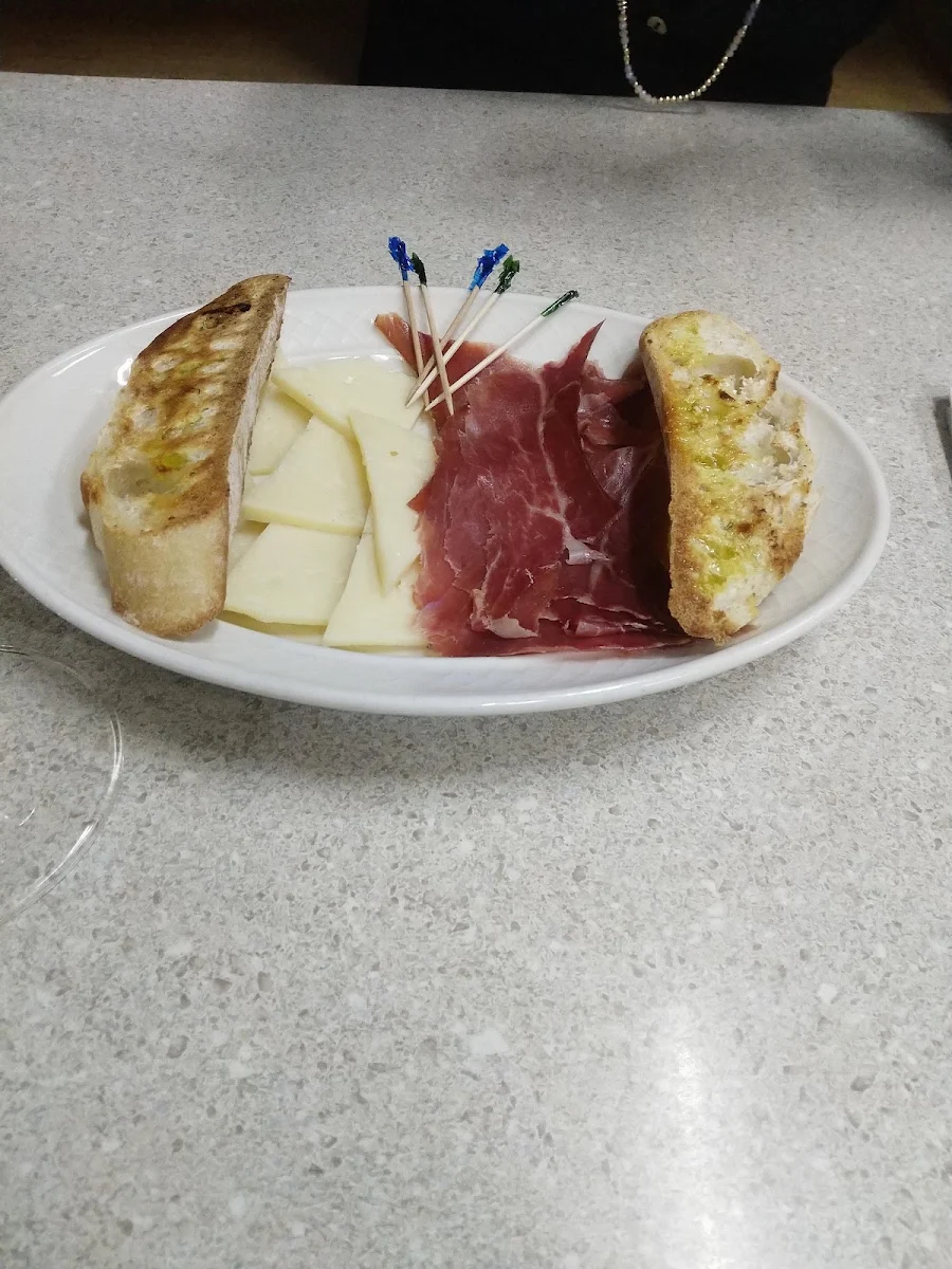 Tapas De Jamón Y Queso