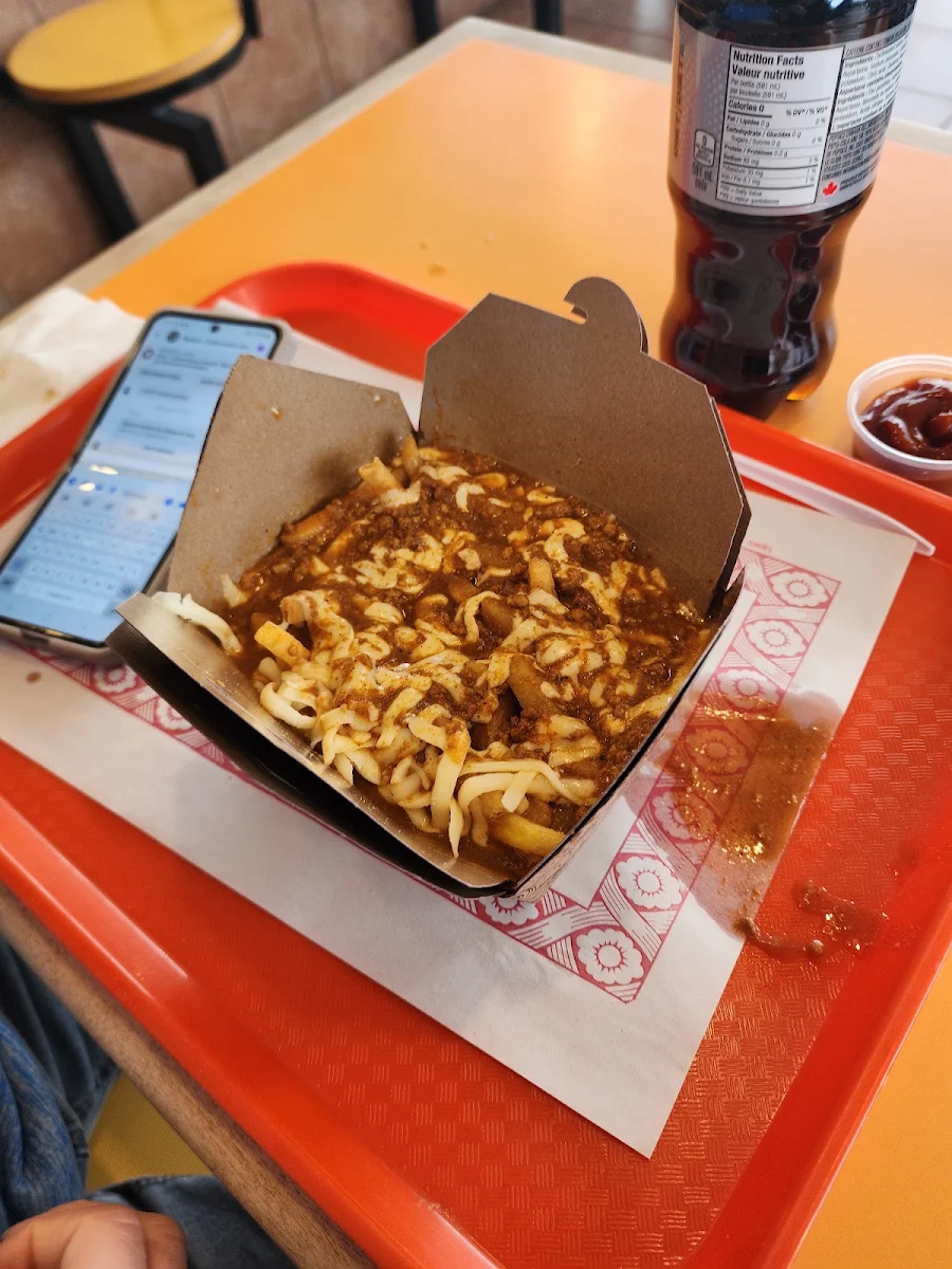 Poutine Extra Sauce, Dic Ann's Hamburgers St-Eustache