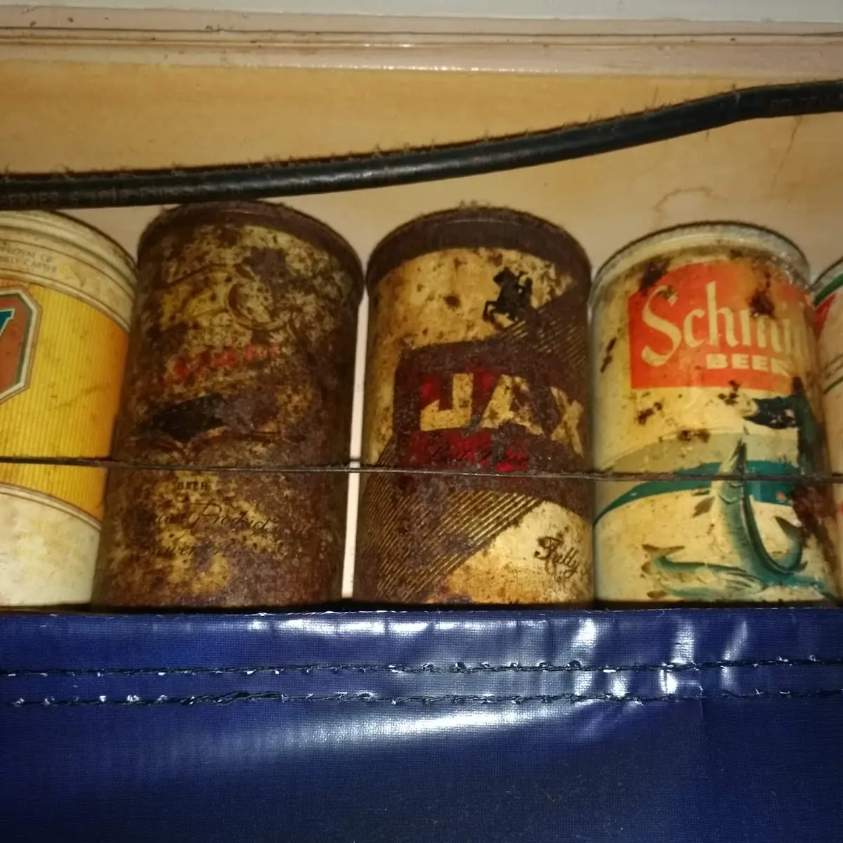 Old Beer Can Decor