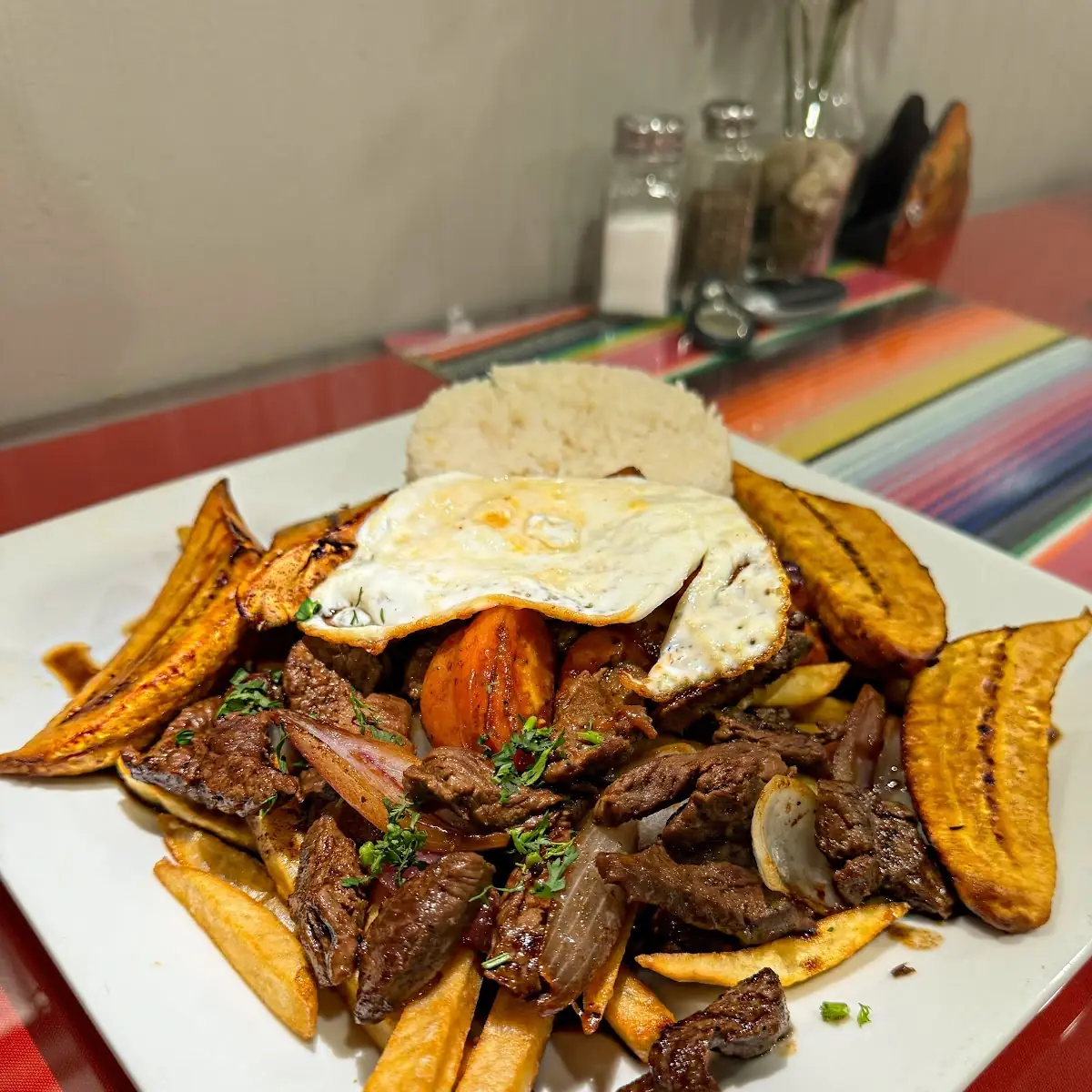 Lomo Saltado Mixto