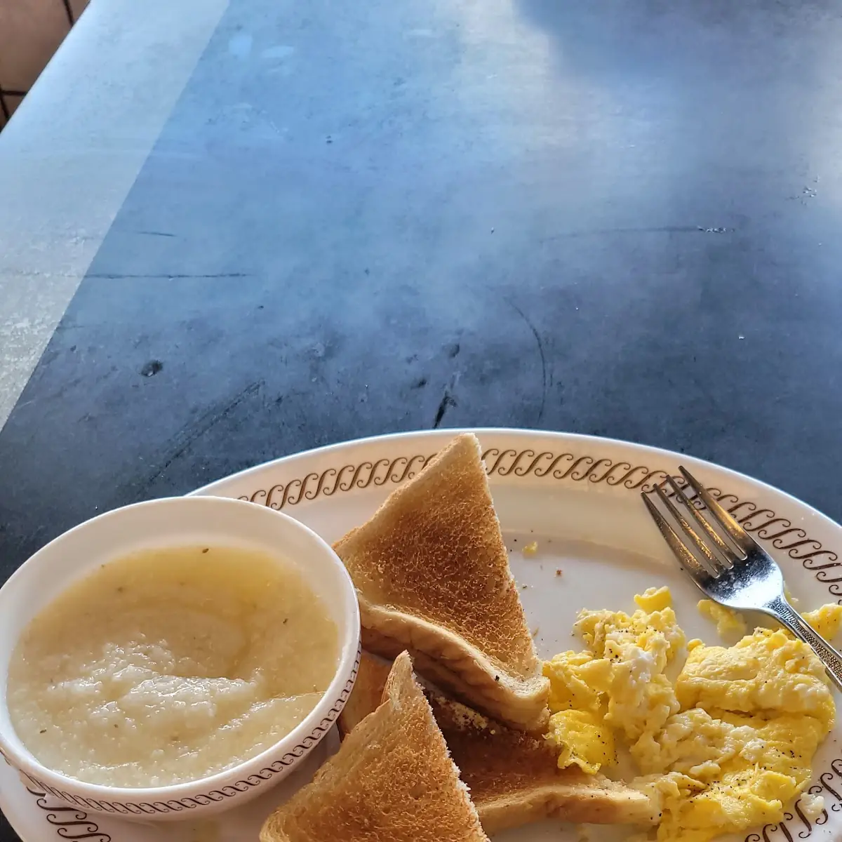Scrambled Eggs Grits and Toast