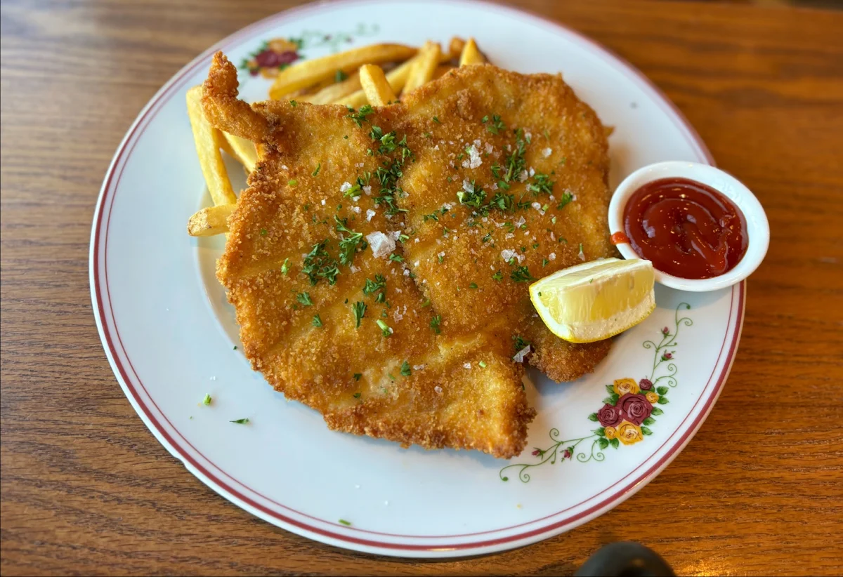 Landwer’S Famous Schnitzel, Cafe Landwer
