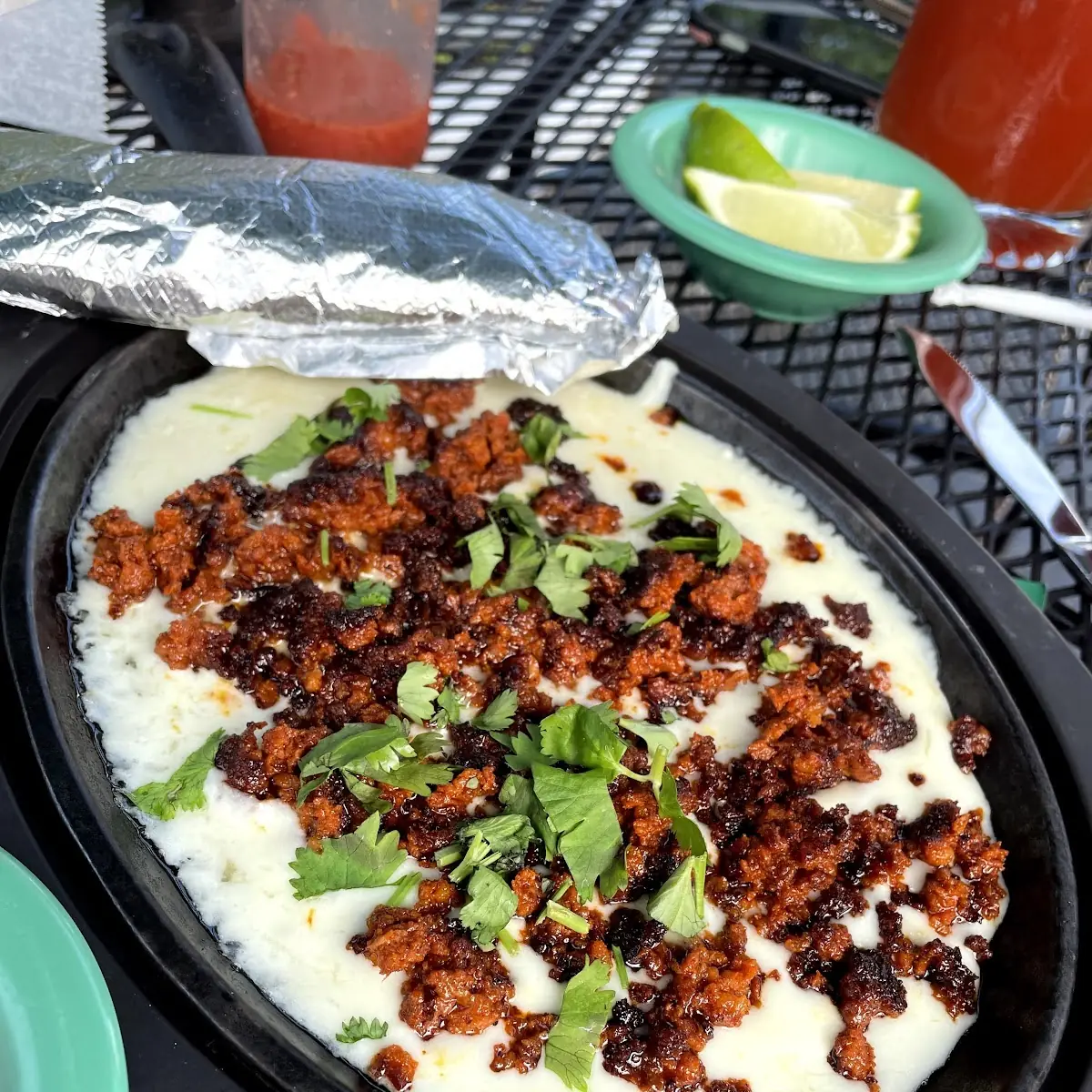 Queso Fundido Con Chorizo