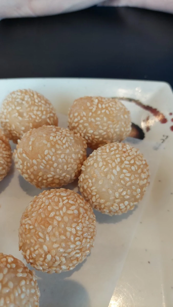 Sesame Balls 8 Pieces, Royal Wok Buffet