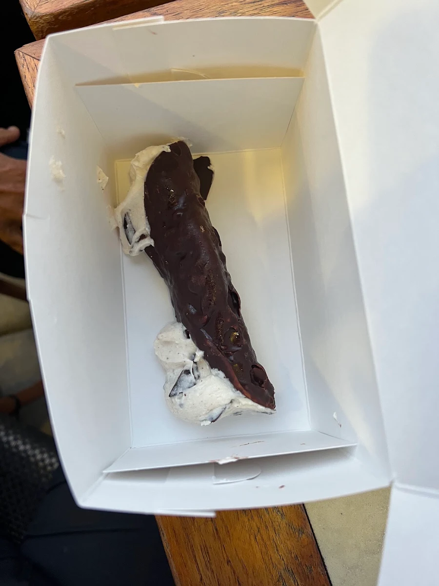 Chocolate Dipped Cannoli