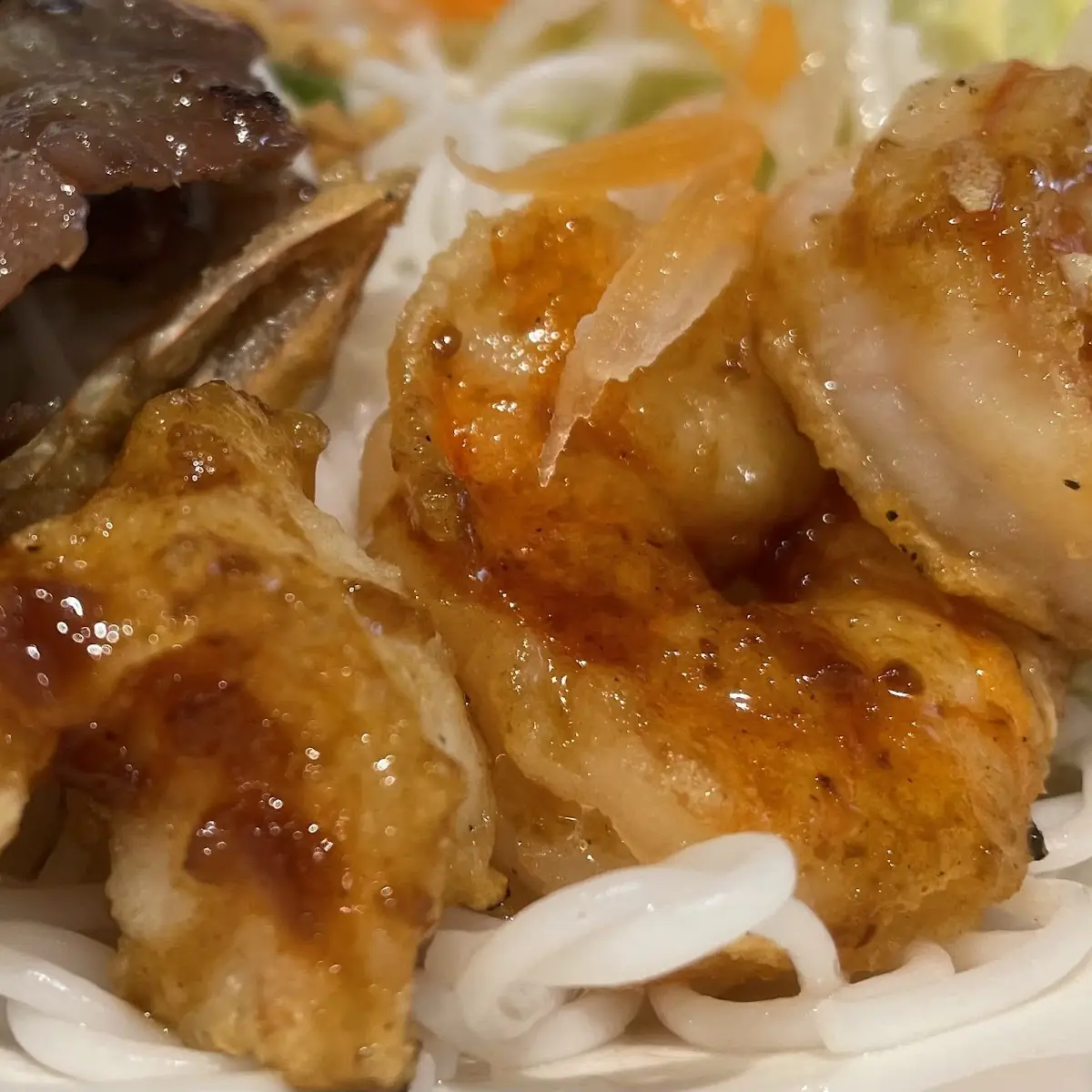 - Cơm Tôm Thịt Nướng
