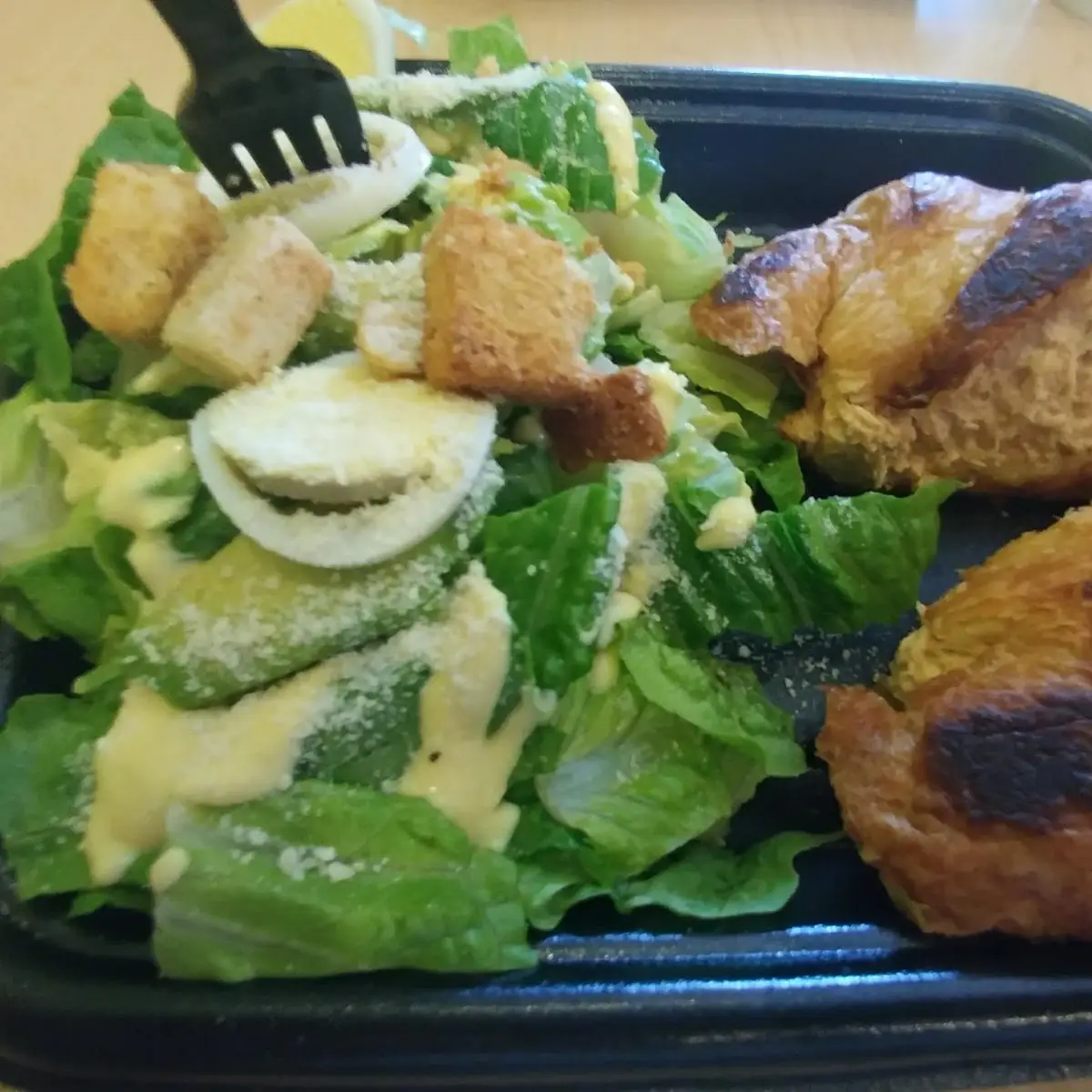 Chicken Salad Croissant w César Salad