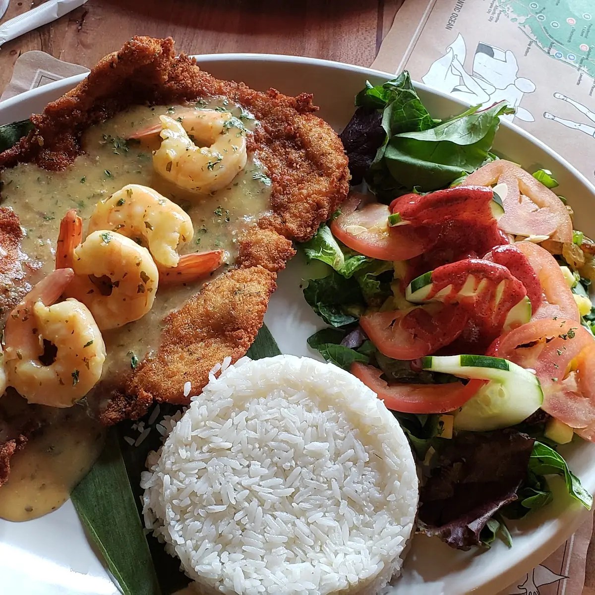 Filete Empanizado Con Camararones Breaded Steak with Shrimp