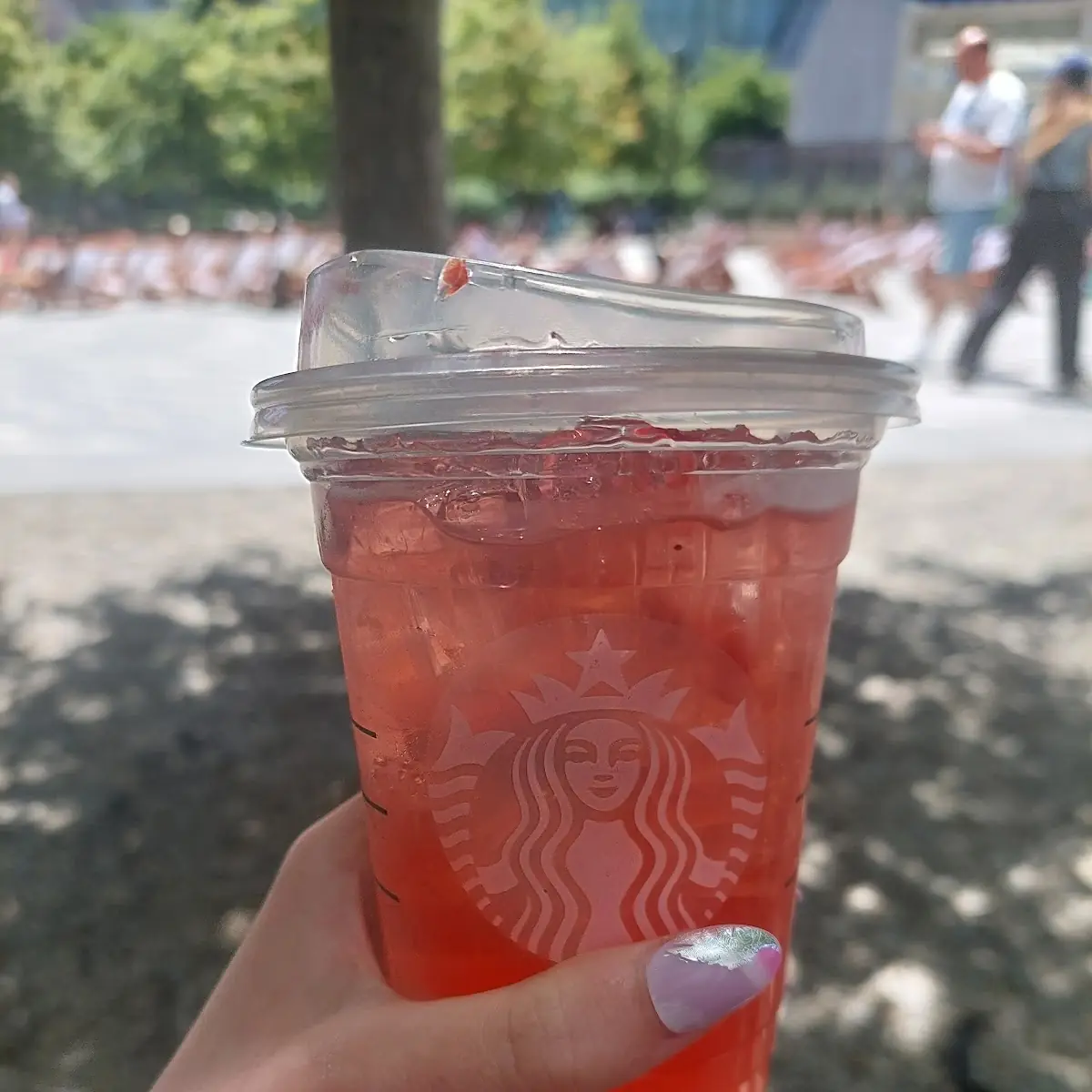 Strawberry Açaí Starbucks Refreshers Beverage