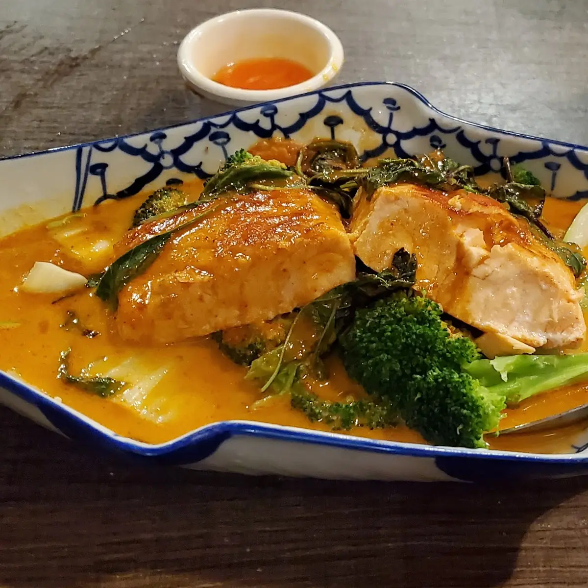 Choo Chee Curry Spaghetti Salmon