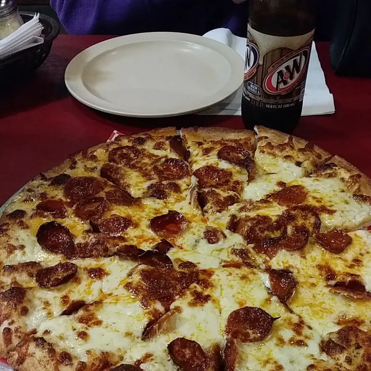 XL Alfredo Pepperoni Pizza