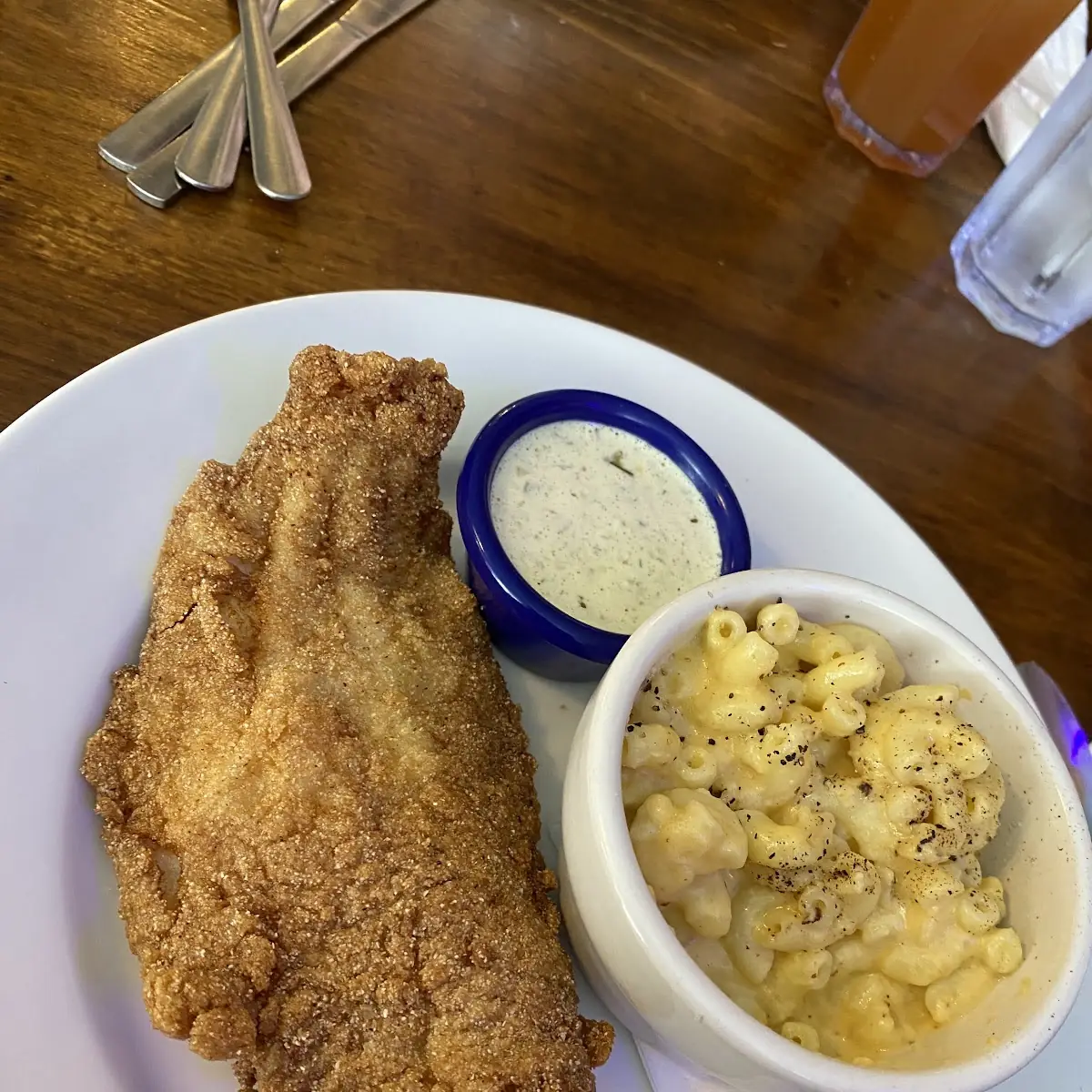 Fried Chicken Thighs with Macaroni and Cheese