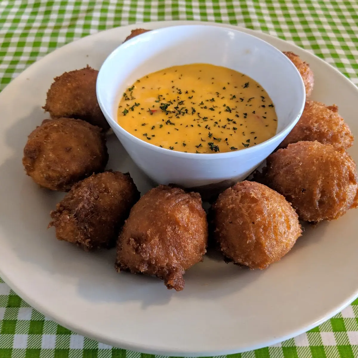 Crab Cakes with Comeback Sauce