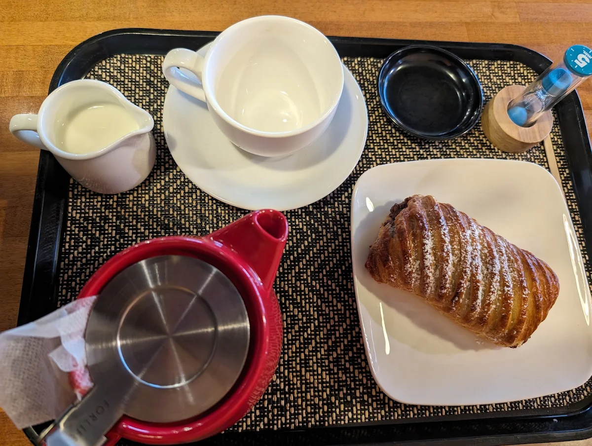 Almond Black Tea & Chocolate Croissant