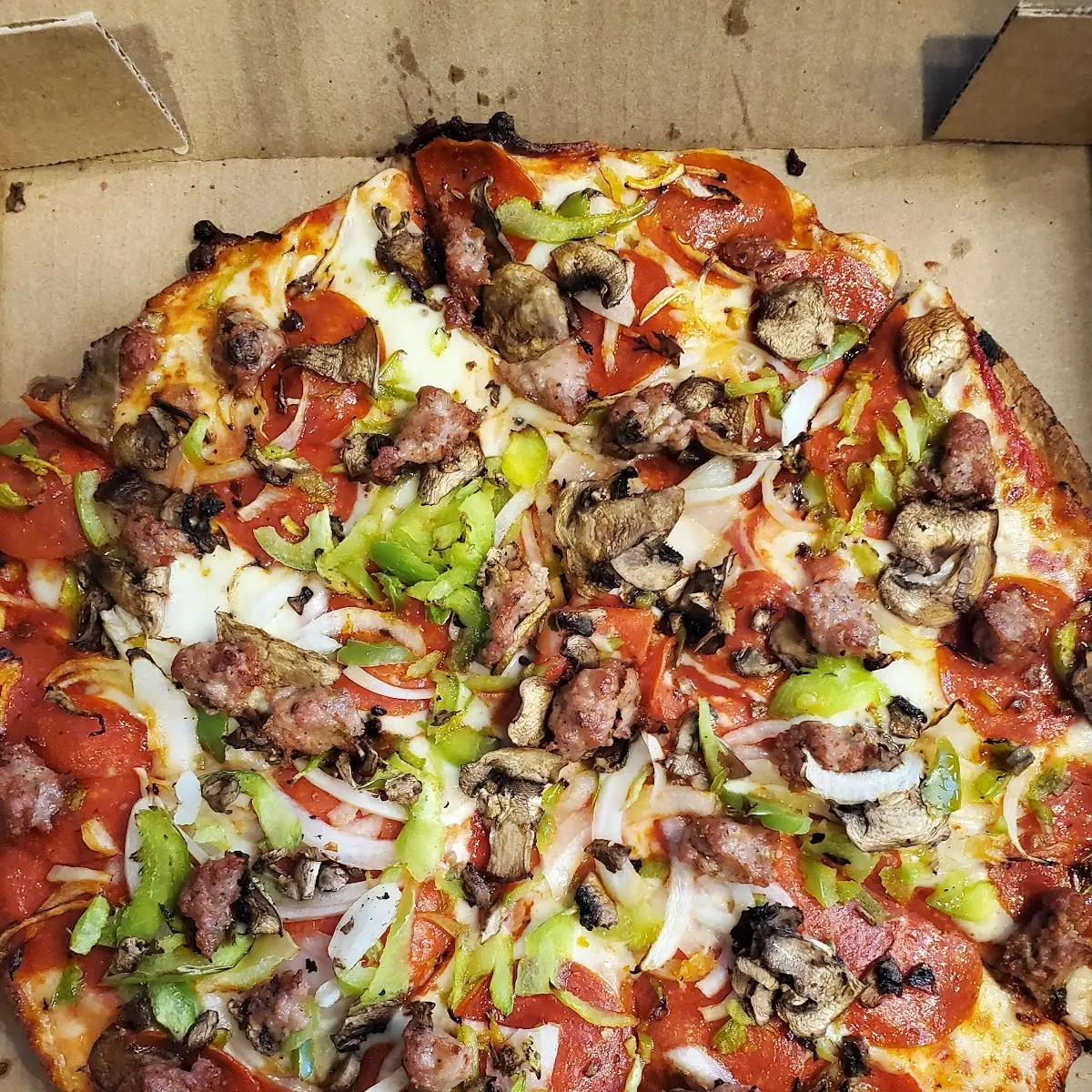 Deluxe Pizza